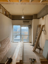 天井を高くして風通しと採光UP！自転車も置けて収納もたっぷり！ 　目黒区A様邸